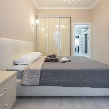 10 шагов до моря - Steps To The Sea Apartment *