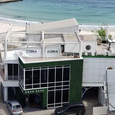 10 шагов до моря - Steps To The Sea Apartment *